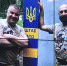 Одна из фотографий, показанных во время пресс-конференции: Василий Прозоров (слева) и замкомандующего ССО ВСУ Сергей Кривонос. Фото: Александр КОЦ - KP.Ru