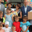 Многодетная семья с десятью детьми получила ноутбук к школе - Единая Россия