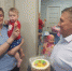 Вадим Долгих поздравил с Днем защиты детей семью Поликарповых, проживающую в избирательном округе № 20 - Городская Дума