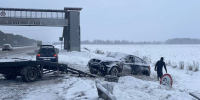 На тюменской трассе иномарка с детьми улетела в кювет - Комсомольская правда