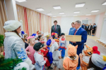 Александр Моор поздравил с Новым годом воспитанников детсада «Капелька»