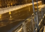 В центре Тюмени прорвало теплотрассу – дома и дедсады остались без отопления