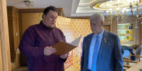 Александр Ремезков передал поздравительную телеграмму Владимиру Ильичу Шарпатову, Герою России по случаю 85-летия - Справедливая Россия