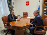 Дмитрий Ошурков и Сергей Леонов обсудили вопросы сферы здравоохранения в рамках рабочей встречи