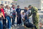 Росгвардейцы поздравили детей в Запорожской и Херсонской областях