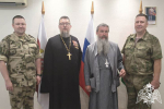 В Тюмени иерей Роман Богдасаров поздравил личный состав Уральского округа Росгвардии с Днём России