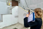 Жилищная инспекция проверила содержание подъезда в многоквартирном доме №142 на улице Холодильной в Тюмени