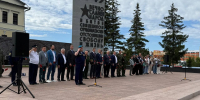 Депутаты ЛДПР почтили память военнослужащих Воздушно-десантных войск - ЛДПР