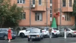 Решил красиво дрифтануть: в центре Тюмени парень на "Жигулях" срезался в три авто