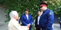 Следственное управление СКР по Тюменской области совместно с главой города Тюмени оказало помощь жителям многоквартирного дома - Управление следственного комитета