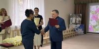 Юрий Коновалов вручил  награды работникам сферы дошкольного образования - Городская Дума