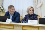 Александр Моор вручил благодарственные письма победителям чемпионата "Абилимпикс"