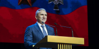 Александр Моор вручил жителям Тюменской области медали и знаки отличия в День Героев Отечества - ИА Тюменская линия