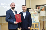 Александр Сукаченко вручил поощрения тюменцам