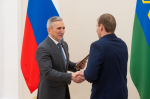 Губернатор Тюменской области встретился с победителями чемпионата "Профессионалы"