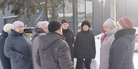«Деревня в городе». Жители Ожогина пожаловались депутату КПРФ Тамаре Казанцевой на «жизнь в резервации» - КПРФ
