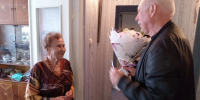 Александр Захаров поздравил ветерана с 90-летием - Городская Дума