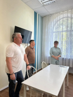 Дмитрий Ошурков поздравил медицинских работников с профессиональным праздником