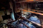 Пожар в ТК «Тюменский»: на Мельникайте пожарные тушили складфото