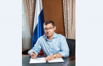 Владимир Якушев поздравил тюменцев с Днем Государственного флага