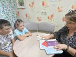 Комплект спутникового ТВ передали матери погибшего бойца СВО в Тюмени